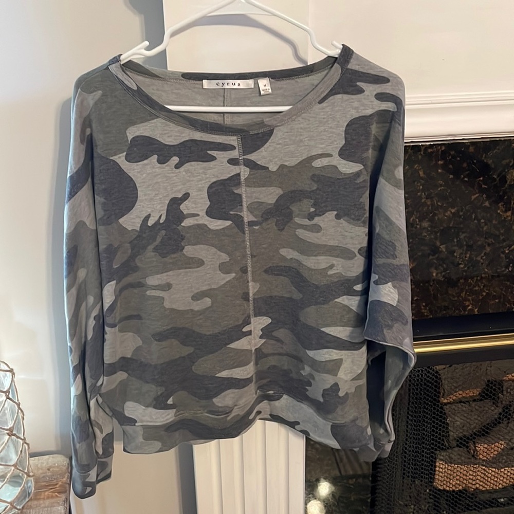 Cyrus gray camouflage top size M